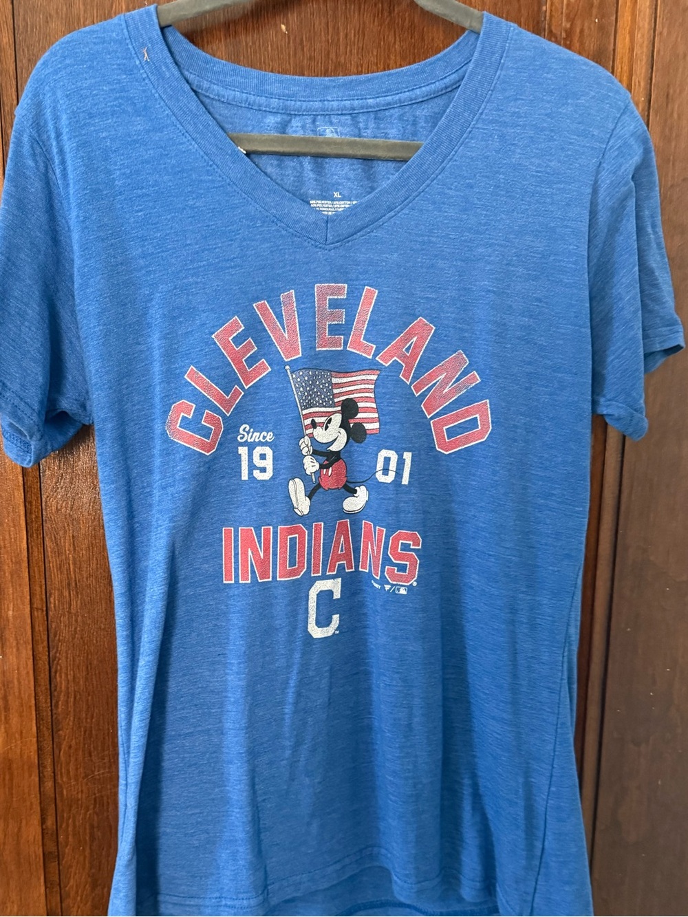Disney Cleveland Indians Mickey Mouse Blue V Neck Tee XL